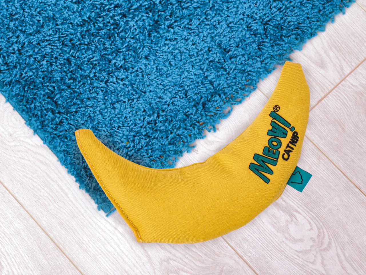 Zoon Meow! 100% Catnip Banana Cat Toy - Image 4